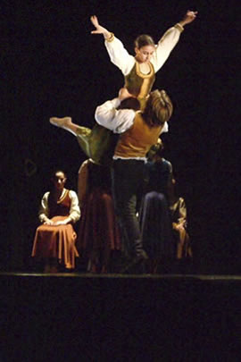 Spectacle de la Compagnie du Jeune Ballet Corse si cercava l'amore